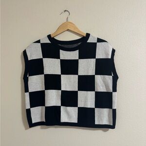 Checkered Sleeveless Knit Top